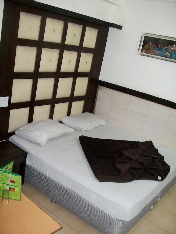 Hotel Milan Continental Delhi (National Capital Territory of India) Room photo
